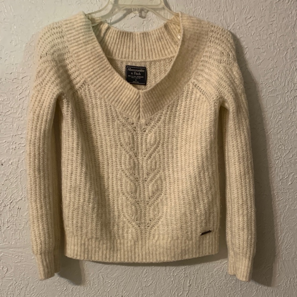 Abercrombie & Fitch Cream V-Neck Sweater